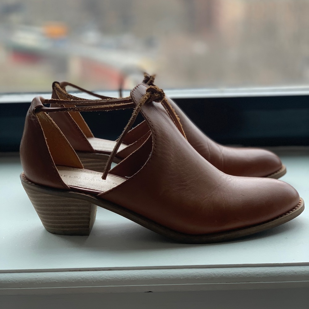 Kelsi Dagger Boots